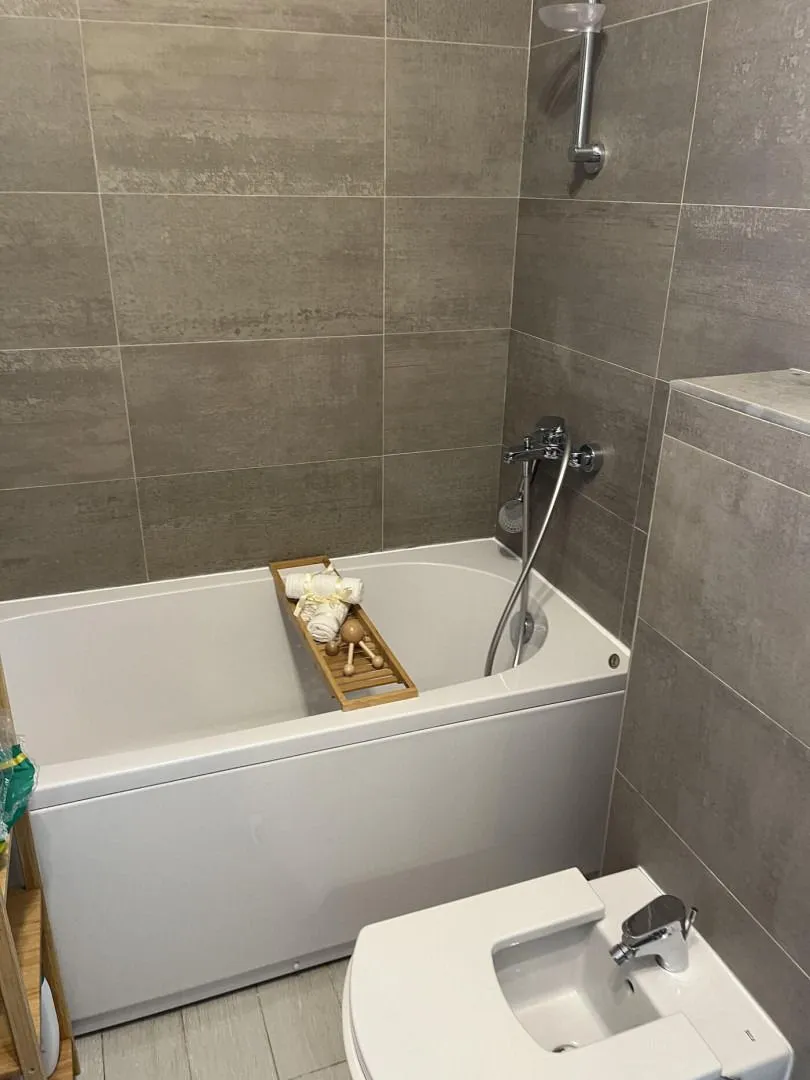 Prodaja, trosoban stan, 99m², Kalimanj, Tivat