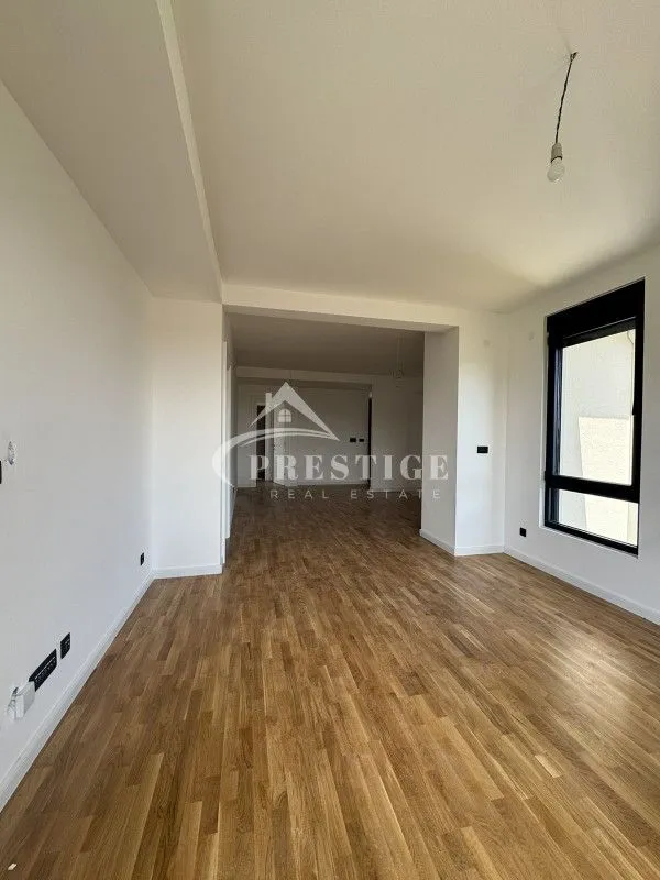 Izdavanje, dvosoban stan, 83m², City Kvart, Podgorica