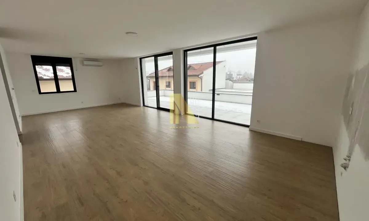 Prodaja, stan, 191m², Bulevar Evrope, Novi Sad Sve Podlokacije