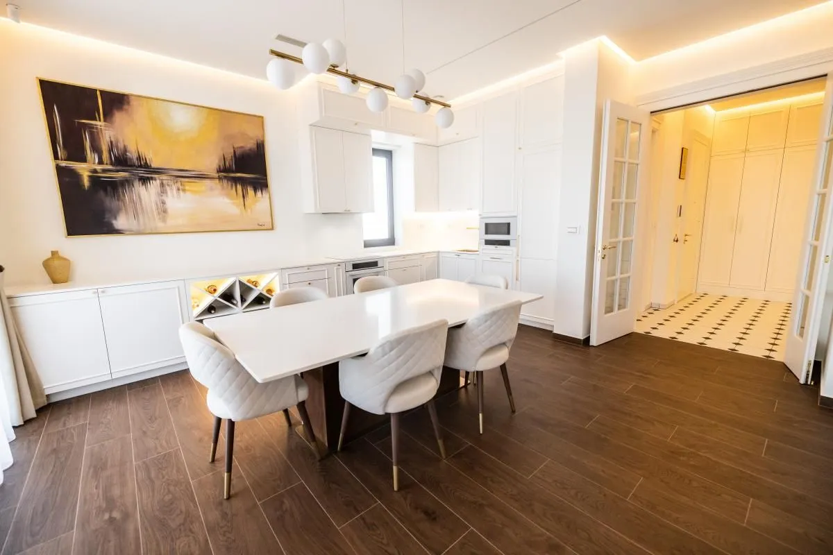Izdavanje, stan, 131m², Sremska Kamenica, Petrovaradin