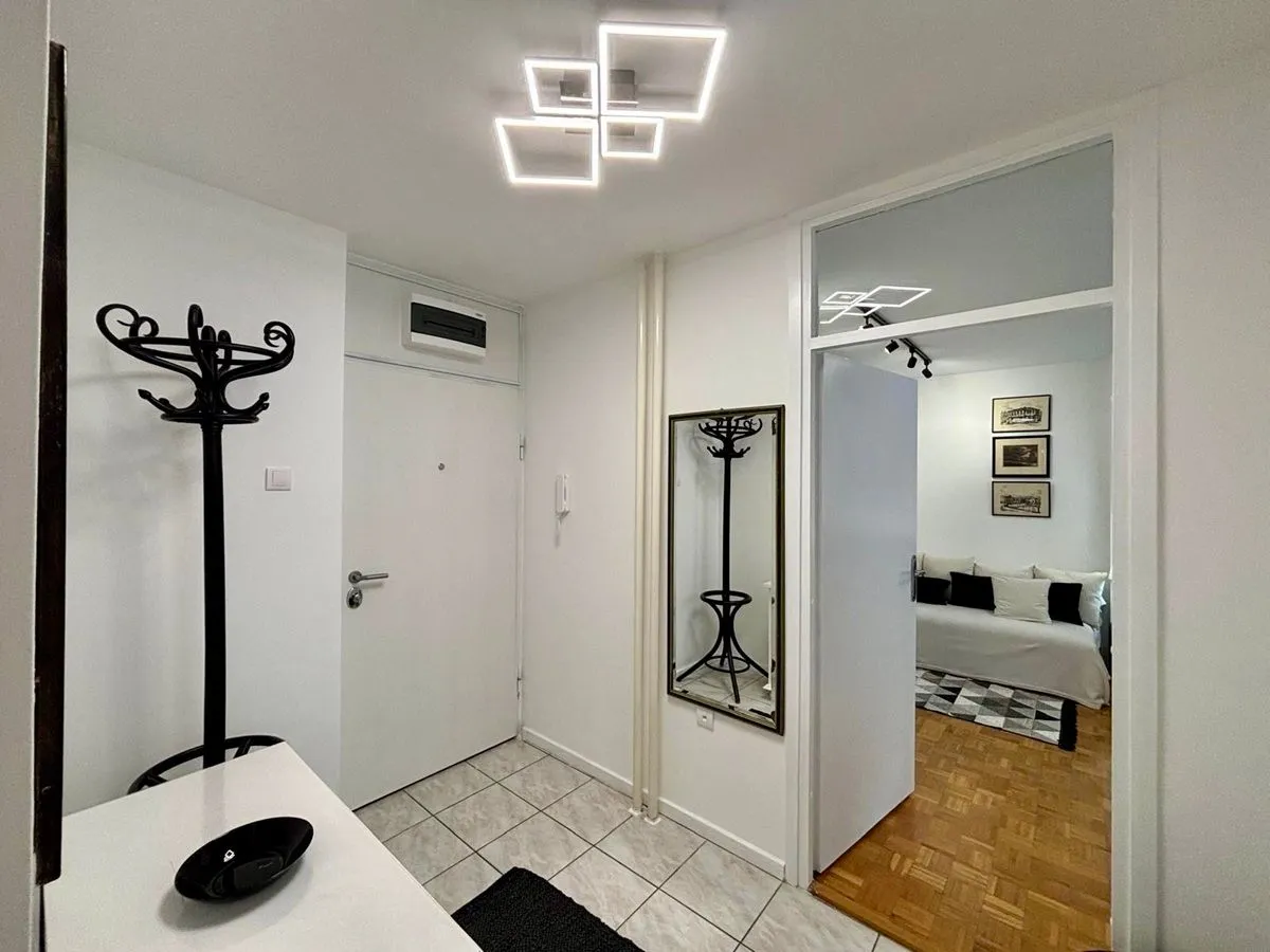 Izdavanje, dvosoban stan, 58m², Novi Beograd Blok 63, Novi Beograd Sve Podlokacije