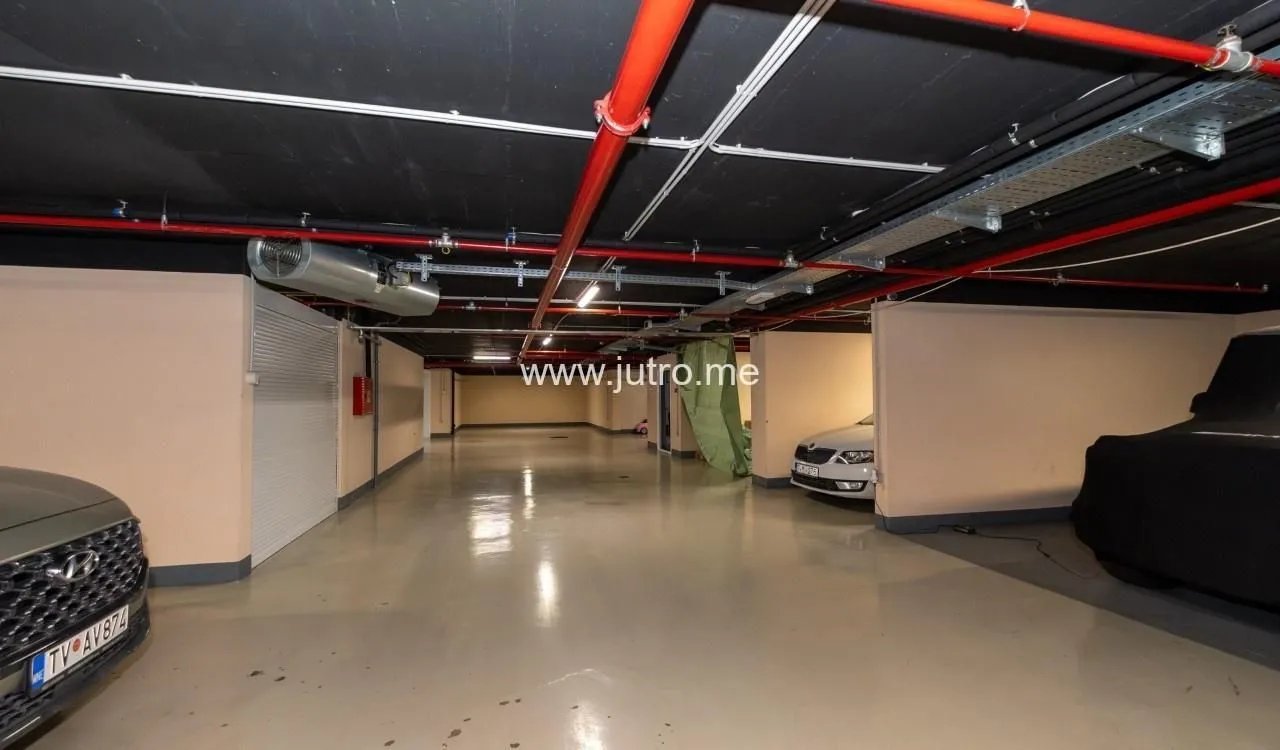 Prodaja, dvosoban stan, 103m², Centar, Tivat