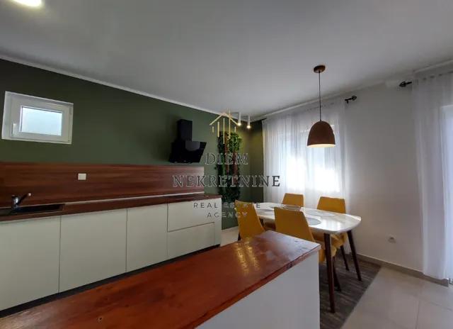 Rent, two bedroom apartment, 70m², Dobrota, Kotor