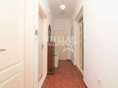 Izdavanje, kuća, 300m², Donji Kokoti, Podgorica - image 22