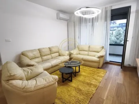 Izdavanje, trosoban stan, 65m², Južni Bulevar, Vračar Sve Podlokacije - image 4