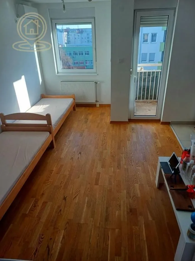 Prodaja, trosoban stan, 88m², Centar, Novi Sad