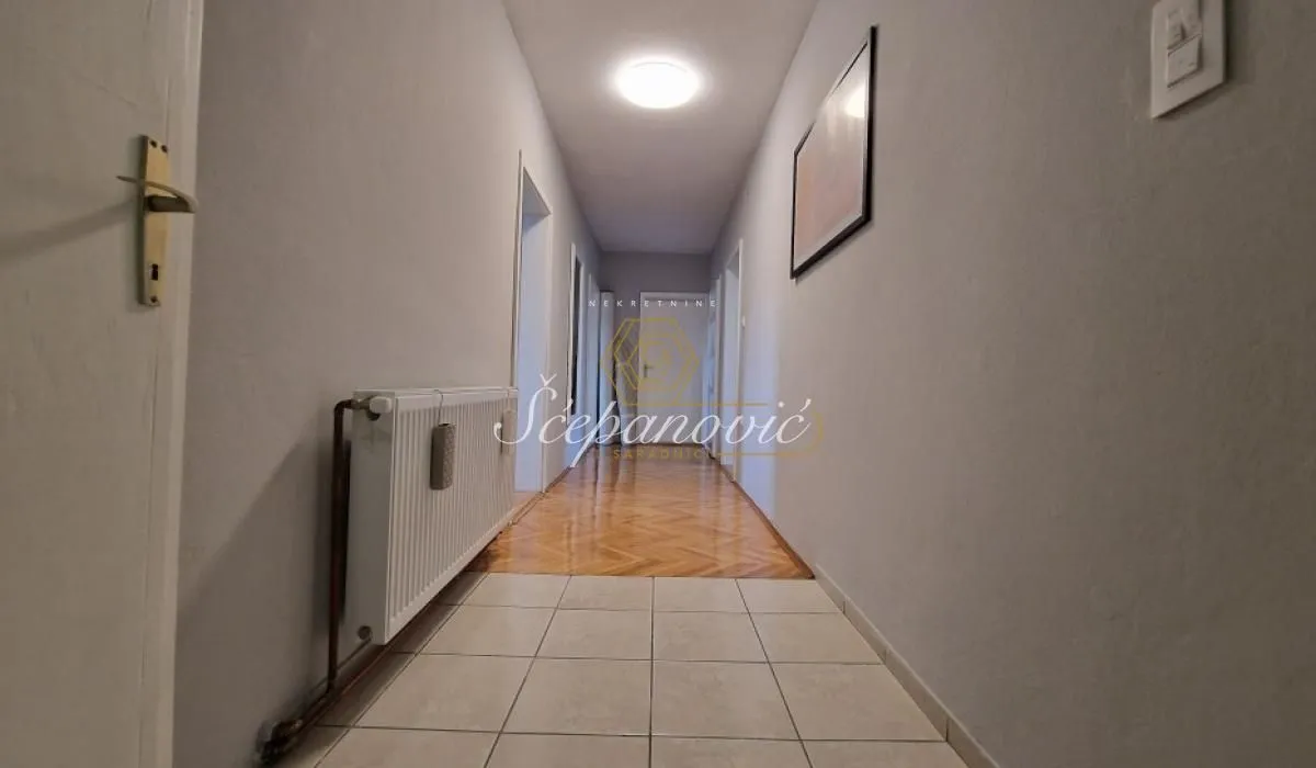Prodaja, kuća, 396m², Klisa, Novi Sad Sve Podlokacije