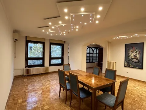 Izdavanje, trosoban stan, 115m², Voždovac Sve Podlokacije, Beograd