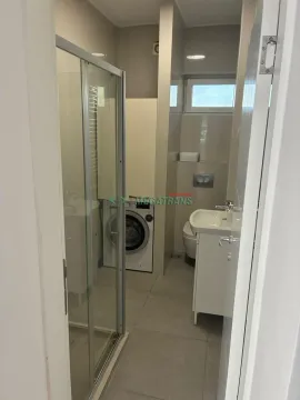 Izdavanje, trosoban stan, 74m², Centar, Novi Sad - image 18