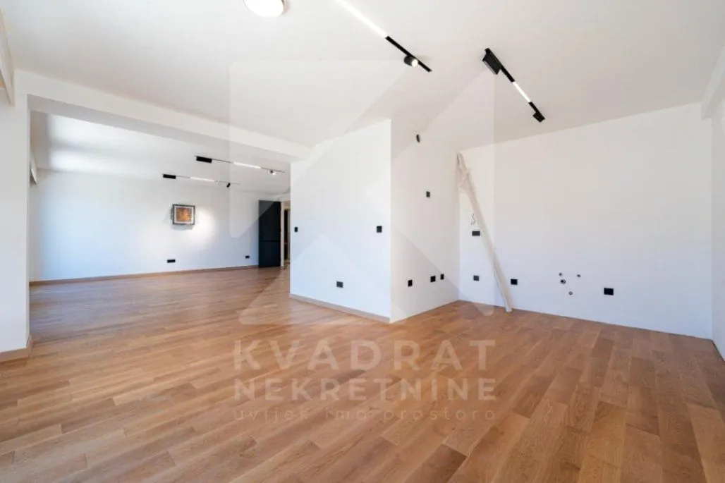 Prodaja, trosoban stan, 163m², Vezirov Most, Podgorica