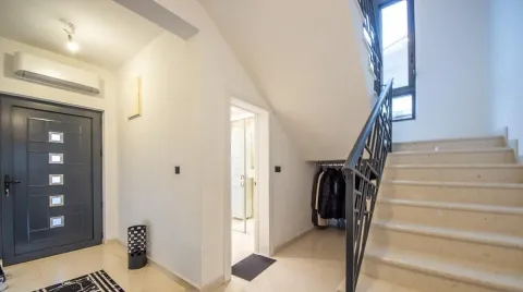 Rent, house, 180m², Gornja Gorica, Podgorica - image 10