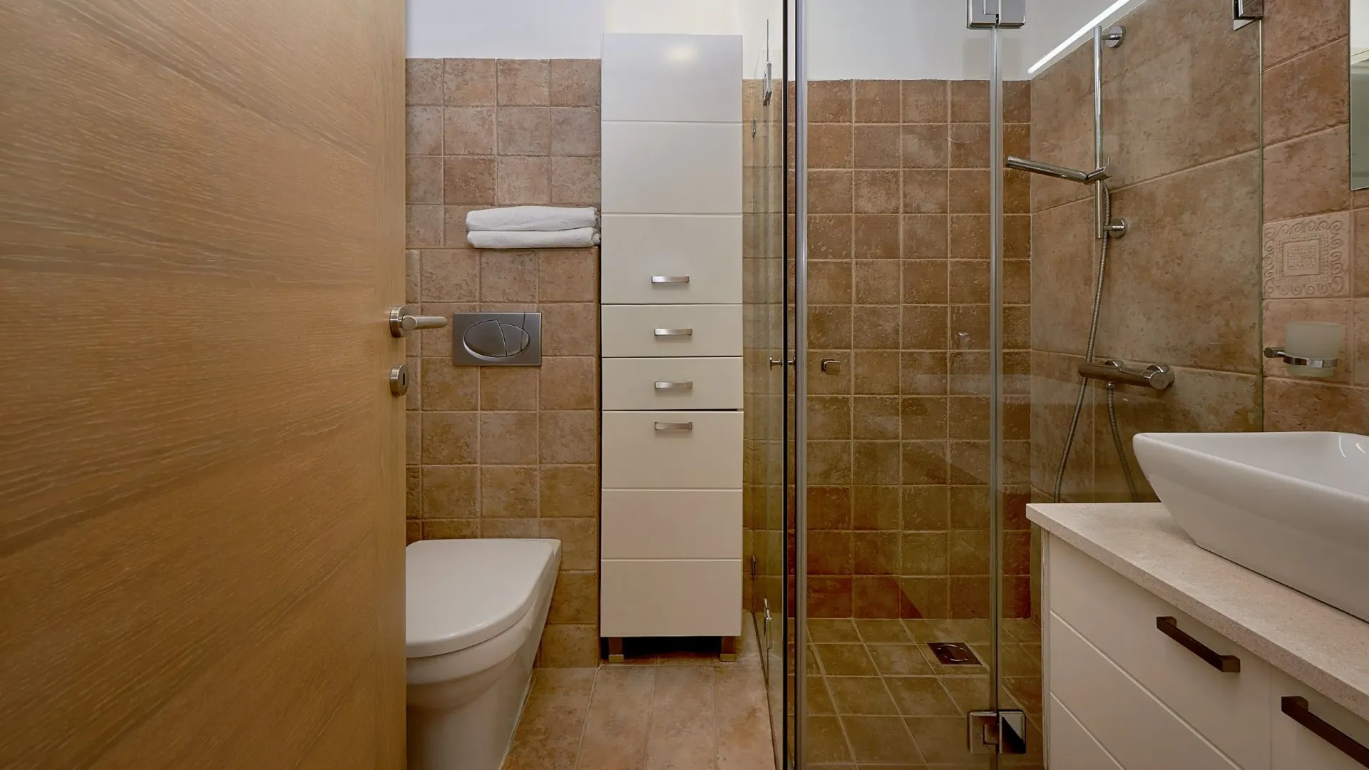 Sale, two bedroom apartment, 75m², Dobrota, Kotor