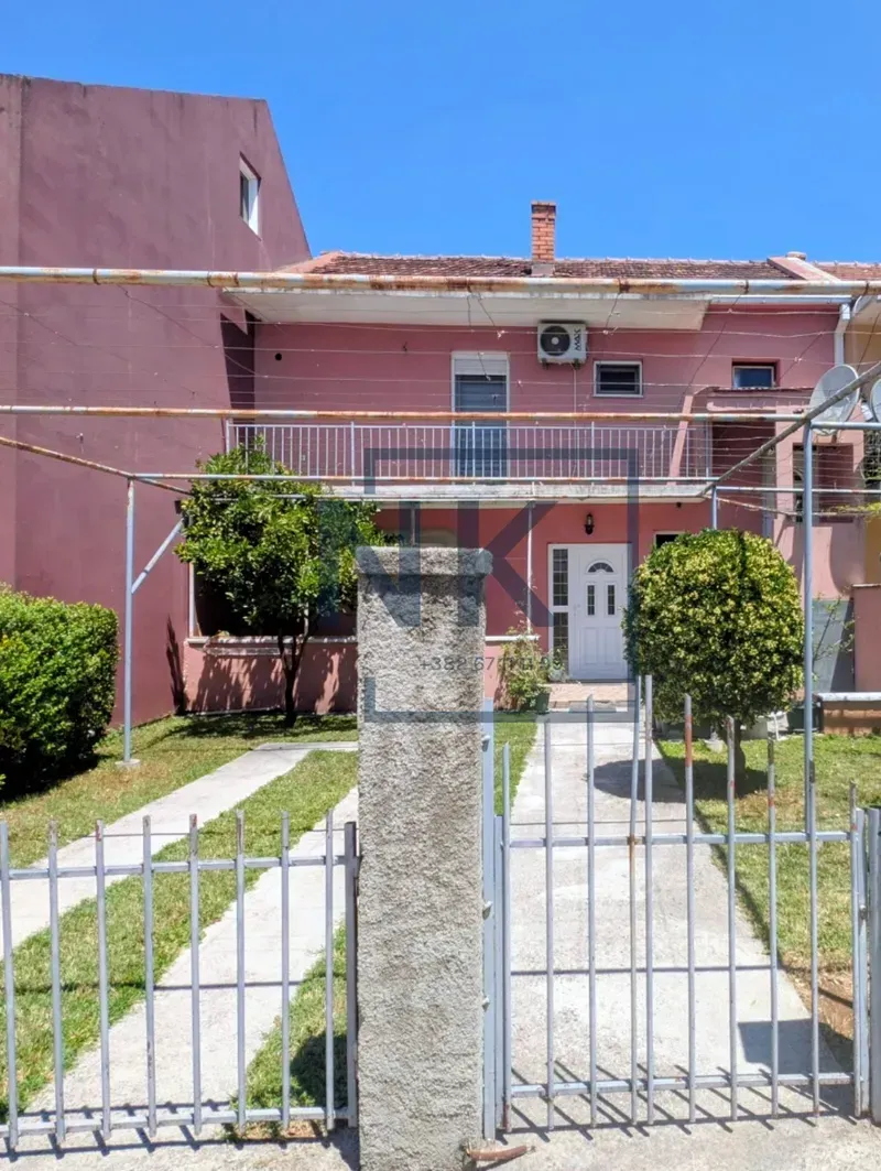 Prodaja, kuća, 110m², Stari Aerodrom, Podgorica