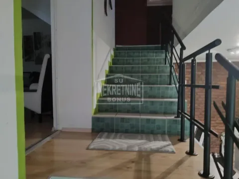 Prodaja, kuća, 180m², Centar, Subotica - image 9