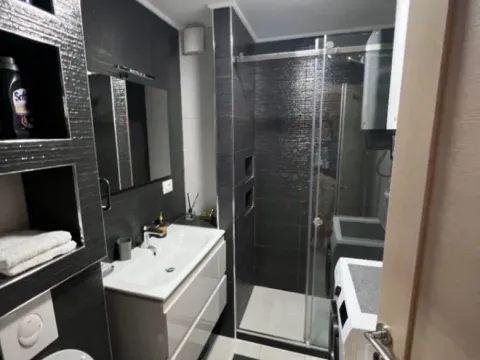 Izdavanje, dvosoban stan, 60m², Centar, Bar - image 14