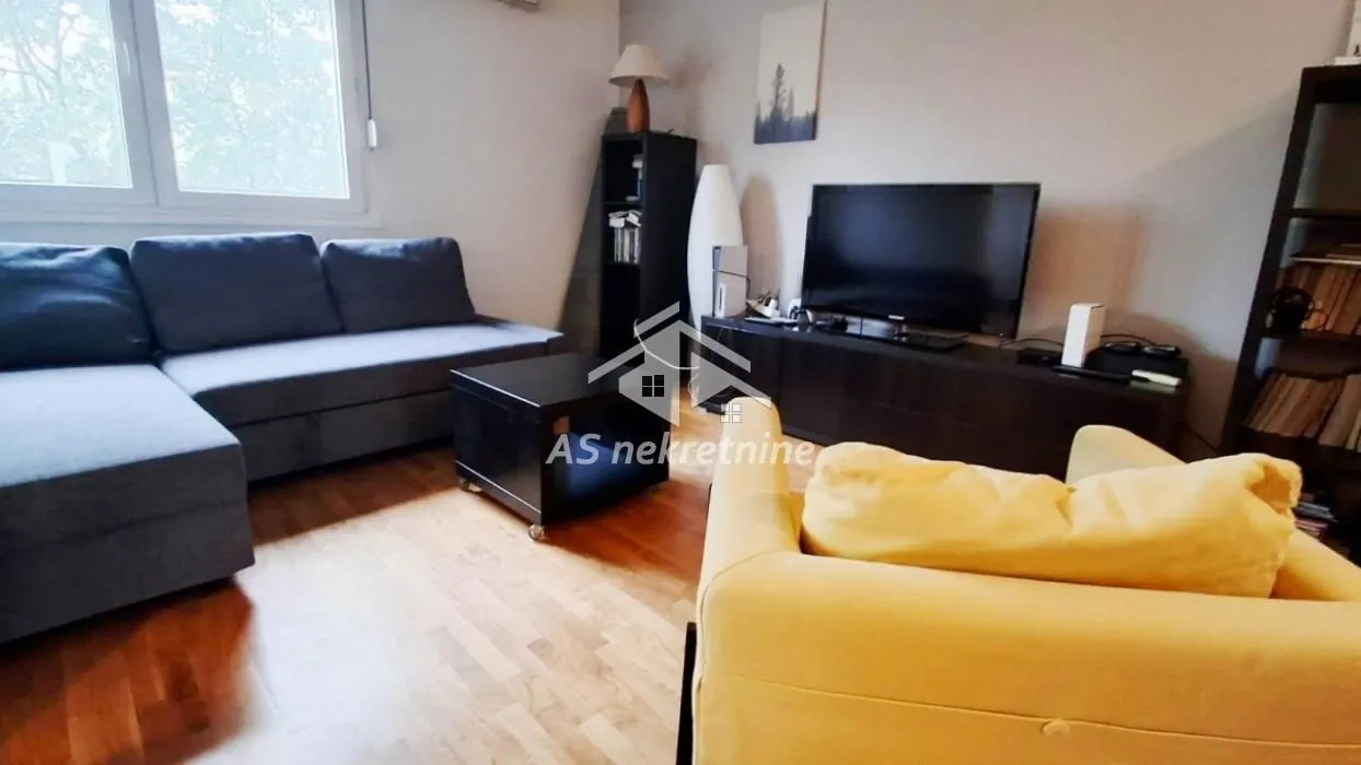 Izdavanje, trosoban stan, 75m², Cvetkova Pijaca, Zvezdara Sve Podlokacije