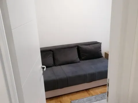 Izdavanje, dvosoban stan, 42m², Kluz, Zvezdara Sve Podlokacije - image 10