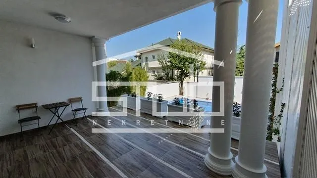 Izdavanje, kuća, 490m², Banovo Brdo, Beograd