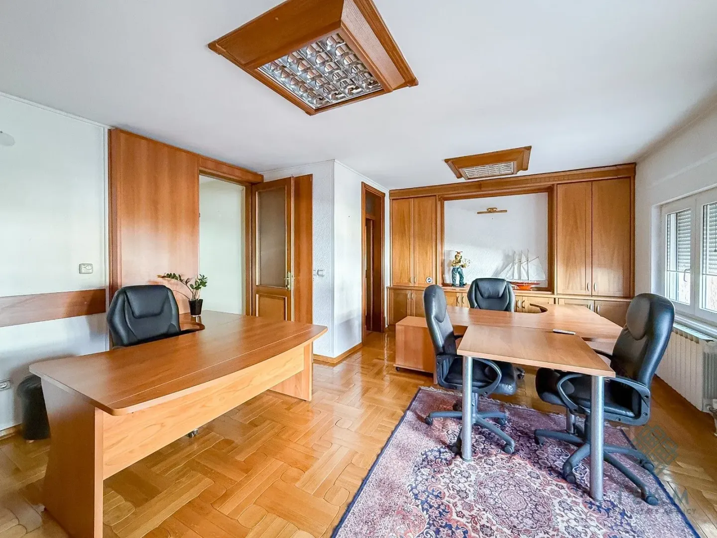 Rent, office space, 150m², Stara Varoš, Podgorica