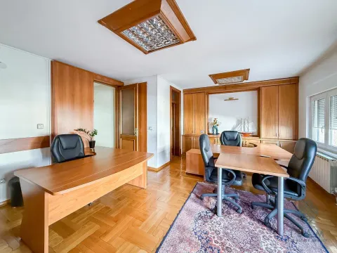Rent, office space, 150m², Stara Varoš, Podgorica - image 2