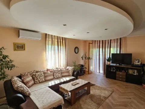 Prodaja, kuća, 220m², Kosić, Danilovgrad - image 3