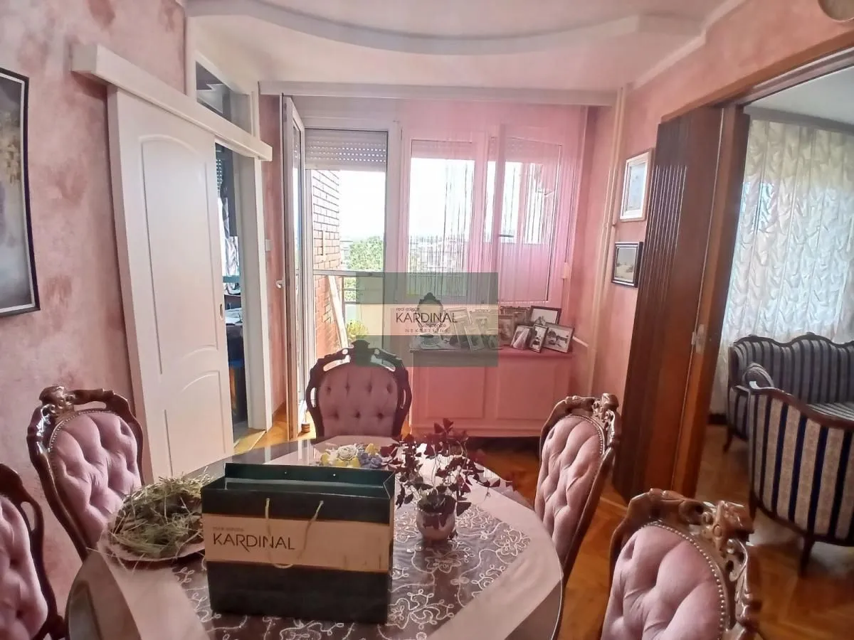 Prodaja, trosoban stan, 73m², Centar, Jagodina