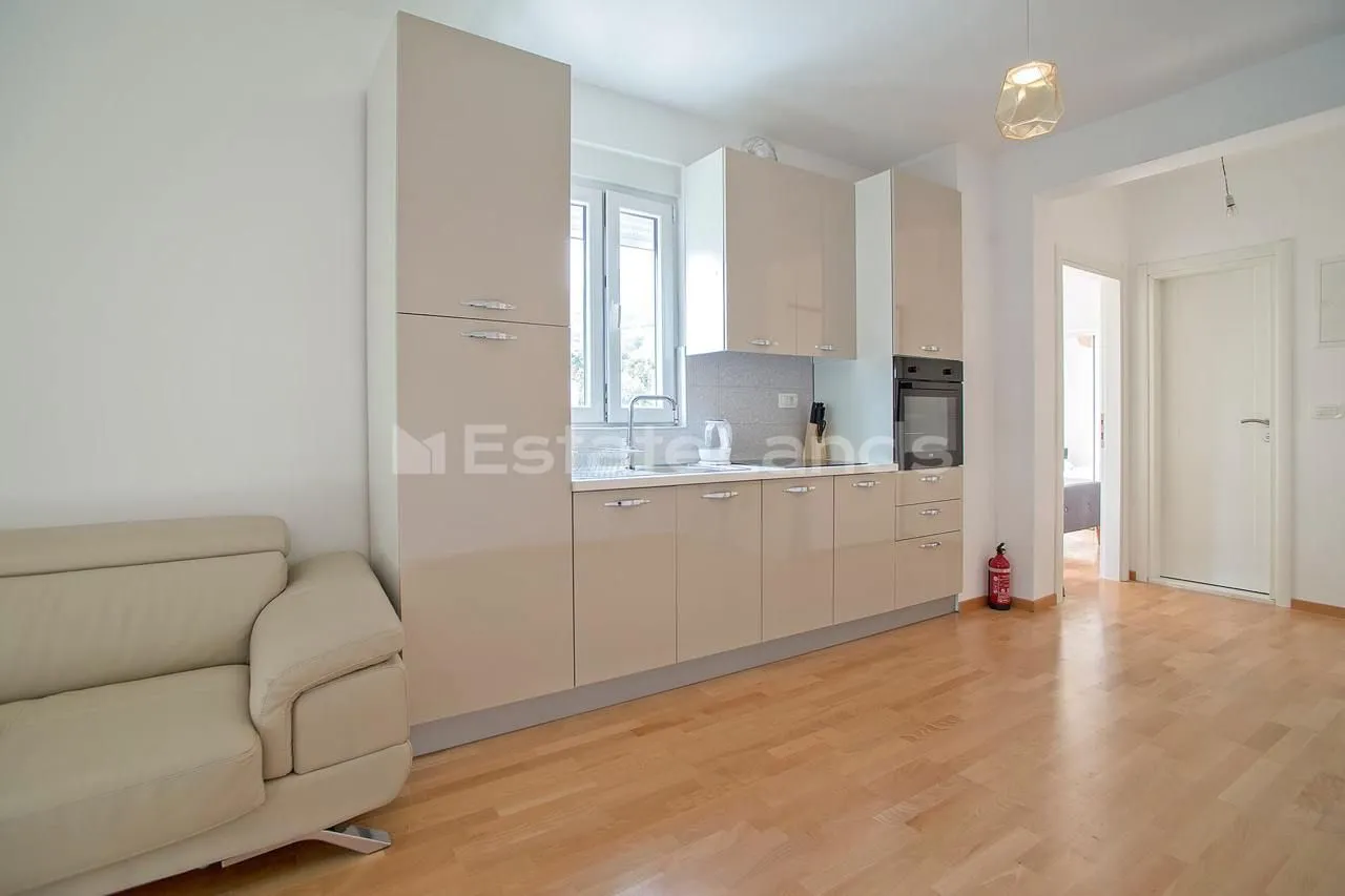 Rent, one bedroom apartment, 43m², Mažina, Tivat