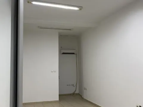 Prodaja, poslovni prostor, 21m², Centar, Kragujevac - image 6