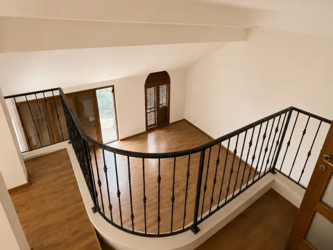 Izdavanje, kuća, 400m², Gorica C, Podgorica - image 4