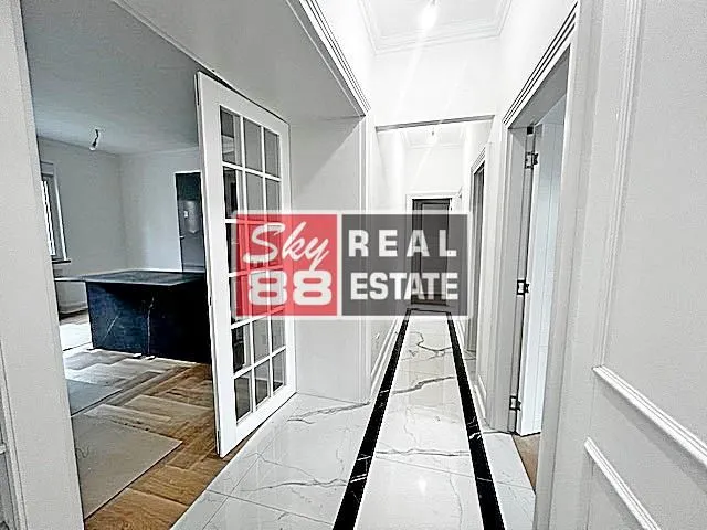 Prodaja, četvorosoban stan, 129m², Palilula Sve Podlokacije, Beograd