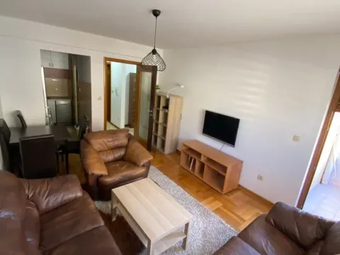 Izdavanje, stan, 55m², Stari Aerodrom, Podgorica - image 1