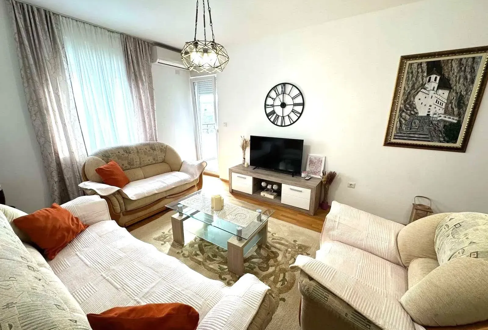 Izdavanje, jednosoban stan, 66m², Stari Aerodrom, Podgorica