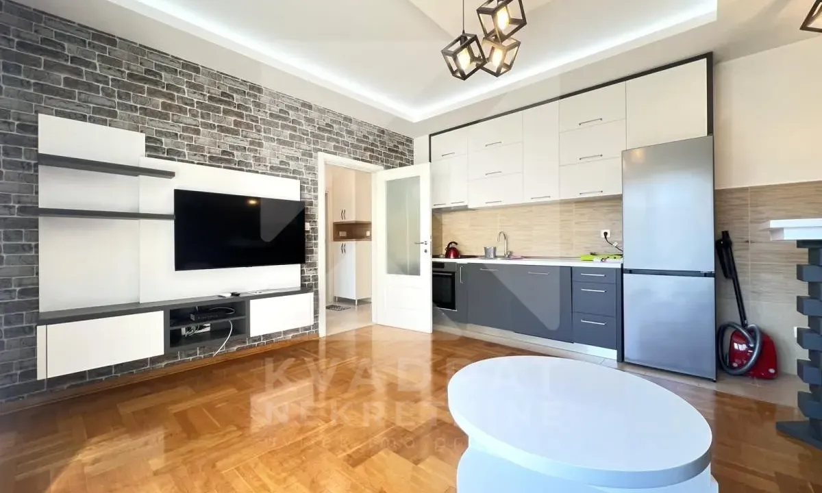 Izdavanje, jednosoban stan, 38m², Cvijetin Brijeg, Podgorica