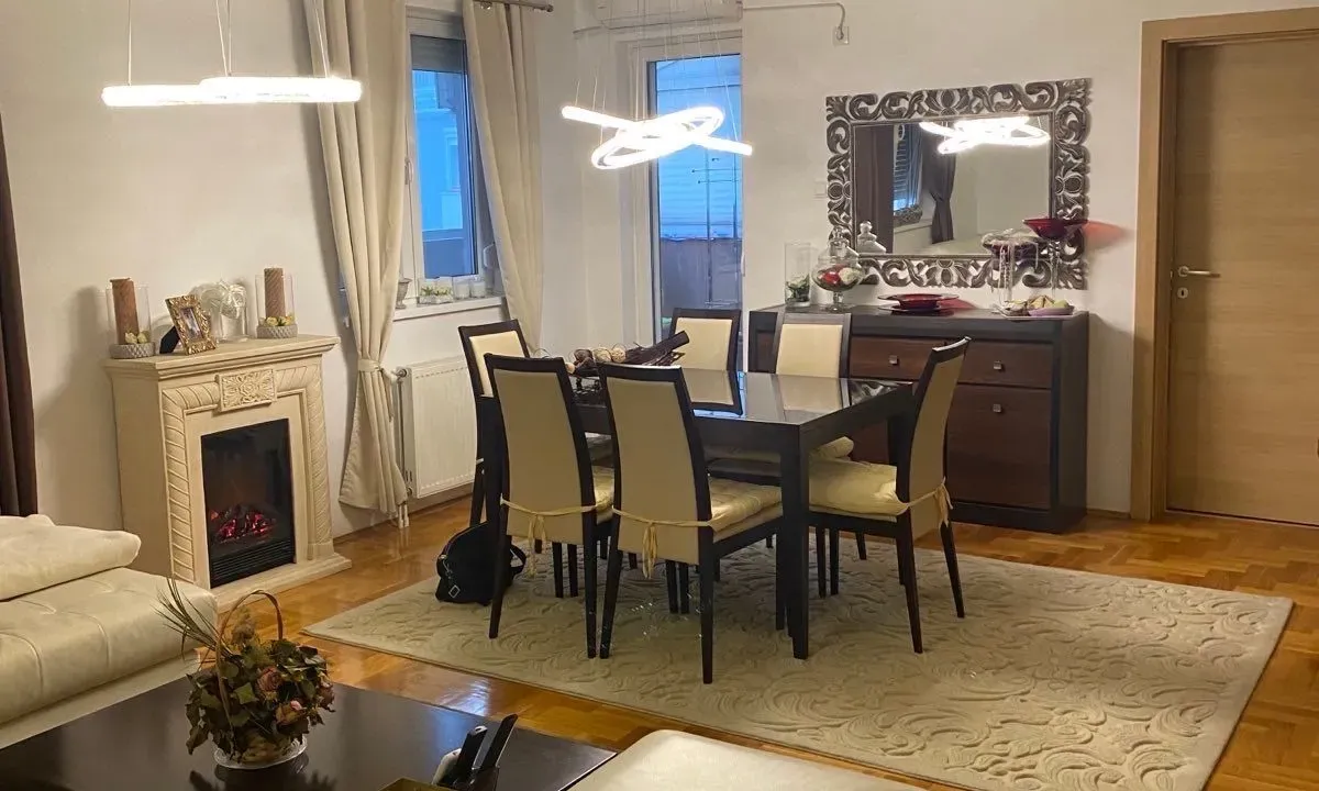 Prodaja, trosoban stan, 128m², Novo naselje, Novi Sad