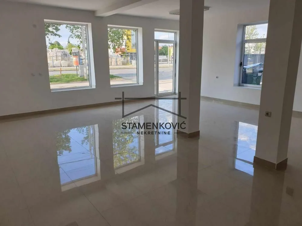 Rent, office space, 600m², Veternička rampa, Novi Sad Sve Podlokacije