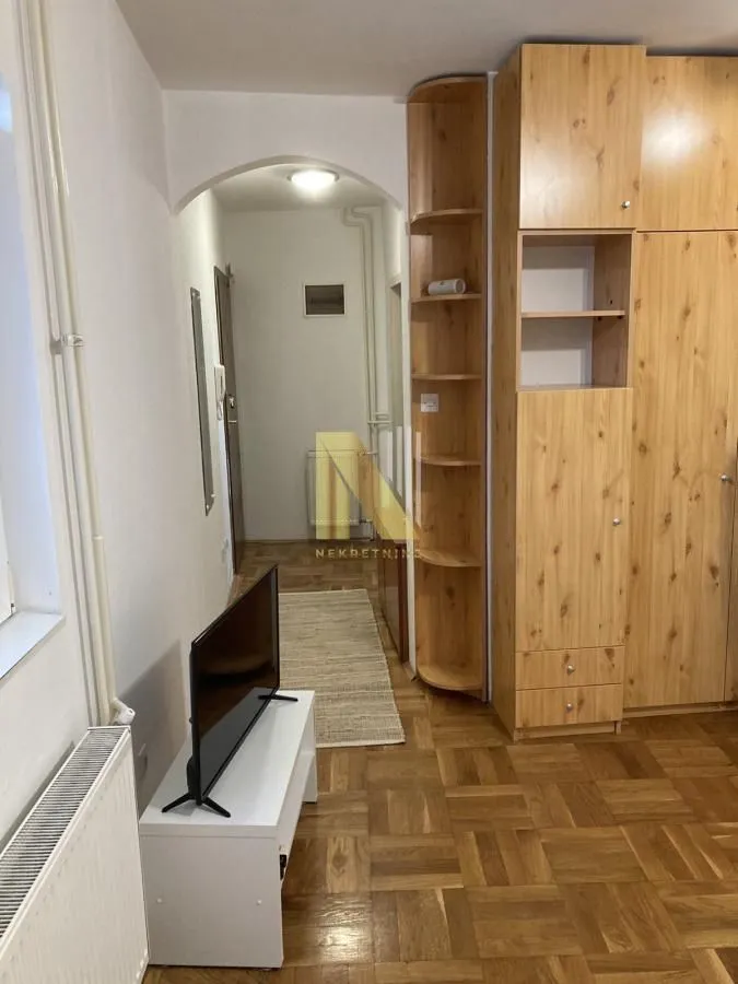 Izdavanje, garsonjera, 28m², Podbara, Novi Sad Sve Podlokacije