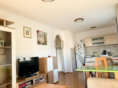 Rent, one bedroom apartment, 52m², Stari Aerodrom, Podgorica - image 10