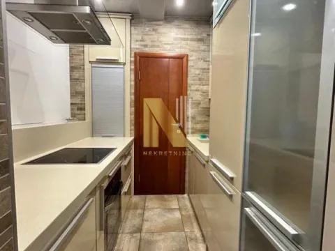 Prodaja, četvorosoban stan, 126m², Bulevar Oslobodjenja, Novi Sad Sve Podlokacije - image 5