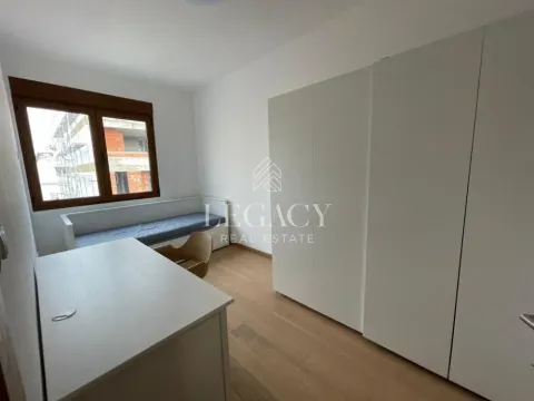 Izdavanje, četvorosoban stan, 91m², Crveni Krst, Beograd - image 32