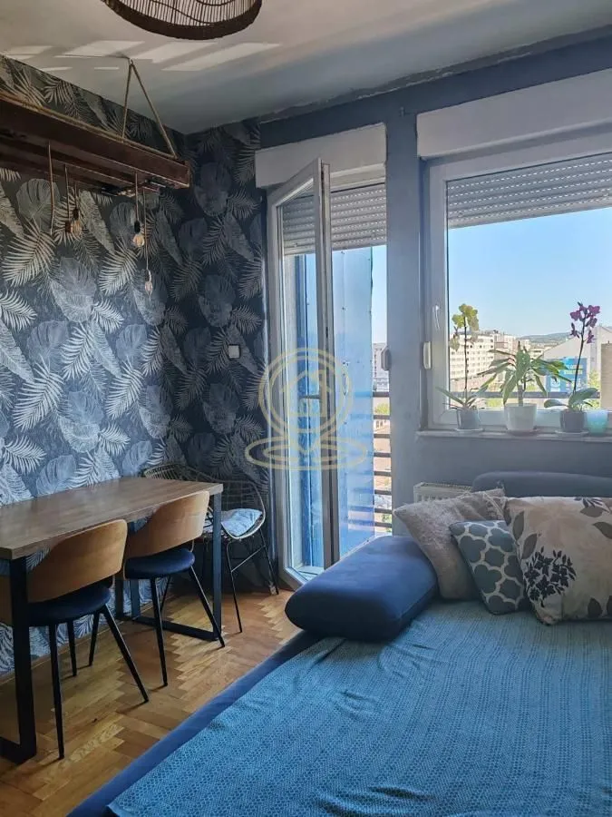 Prodaja, četvorosoban stan, 70m², Bulevar Evrope, Novi Sad Sve Podlokacije