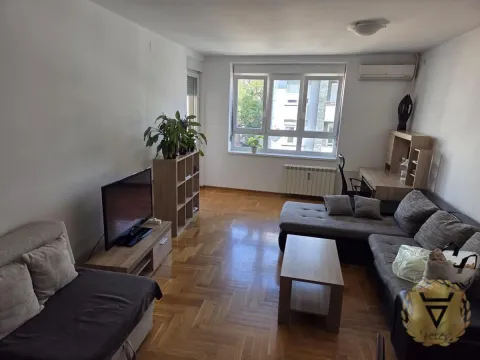 Rent, two bedroom apartment, 61m², Južni Bulevar, Vračar Sve Podlokacije