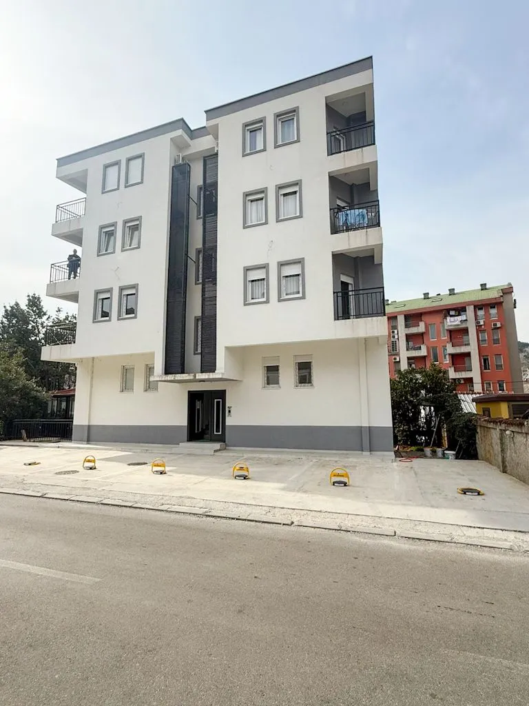 Prodaja, trosoban stan, 53m², Gorica C, Podgorica