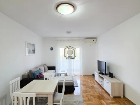 Rent, two bedroom apartment, 65m², City Kvart, Podgorica - image 6