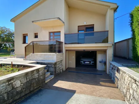 Rent, house, 175m², Dajbabe, Podgorica - image 2