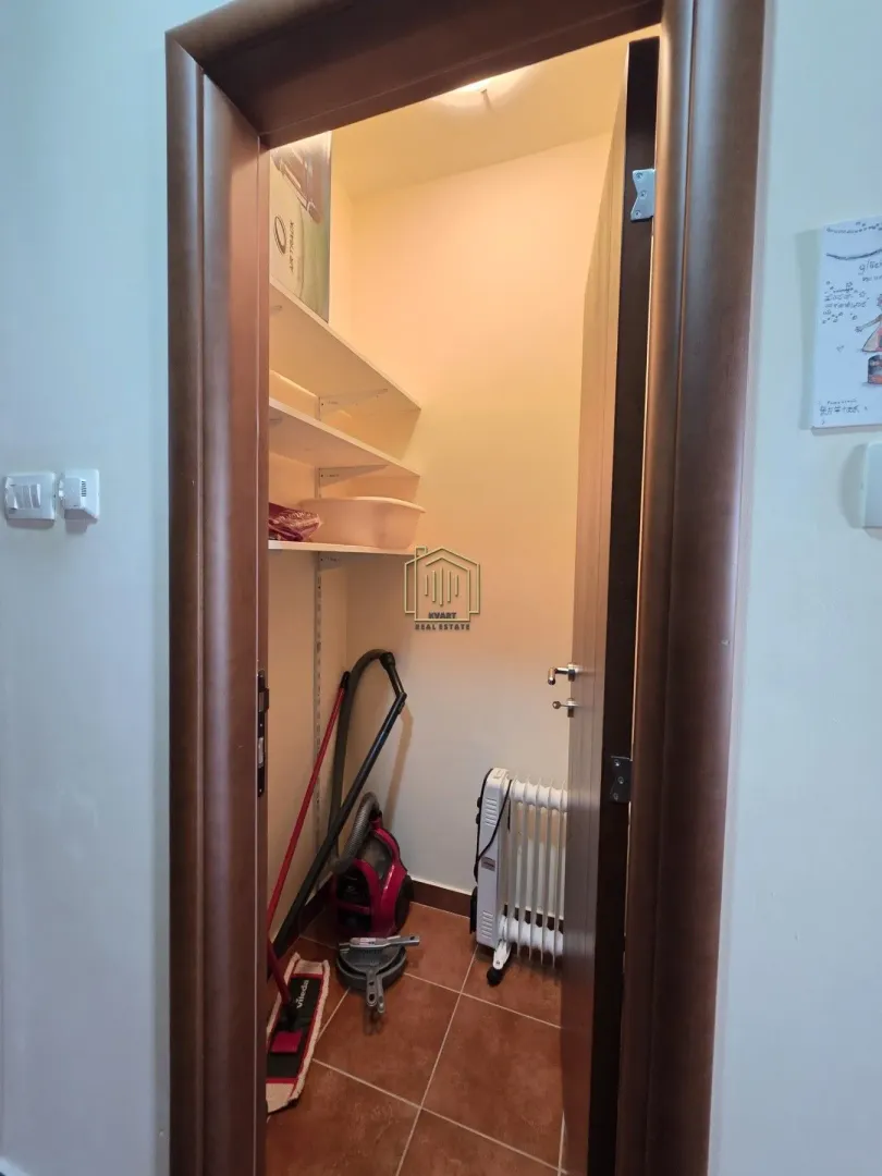 Izdavanje, trosoban stan, 125m², Gorica C, Podgorica