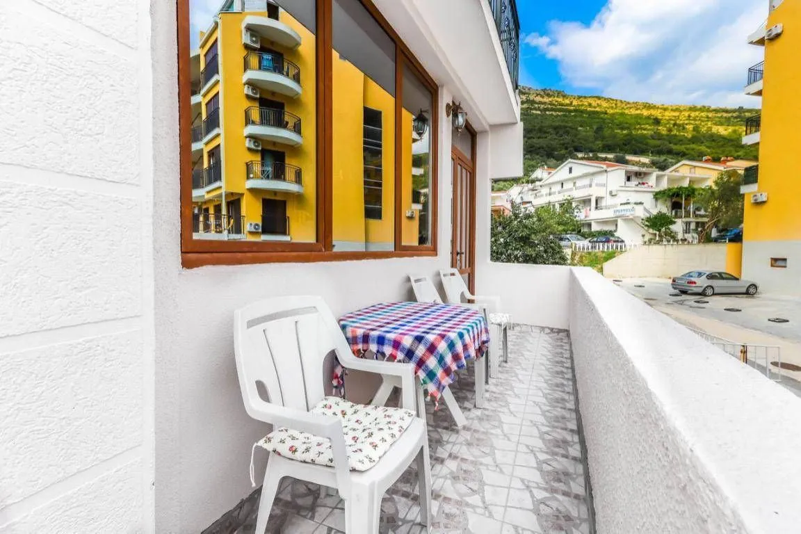 Sale, hospitality venue, 450m², Petrovac, Budva