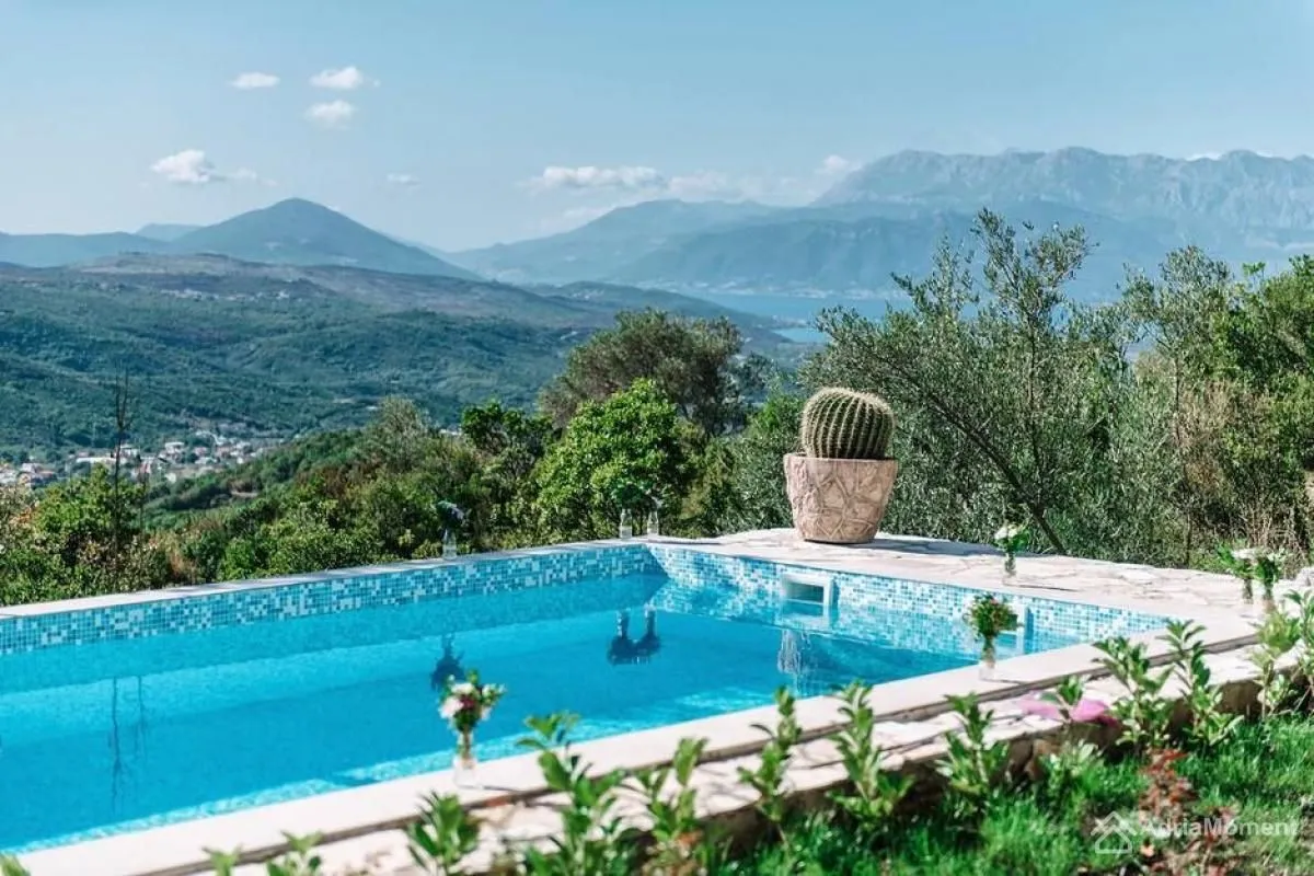 Prodaja, kuća, 392m², Prijeradi, Kotor
