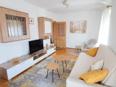 Izdavanje, jednosoban stan, 43m², Stari Aerodrom, Podgorica - image 1