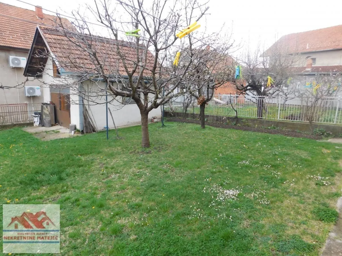 Prodaja, kuća, 200m², Stanovo, Kragujevac