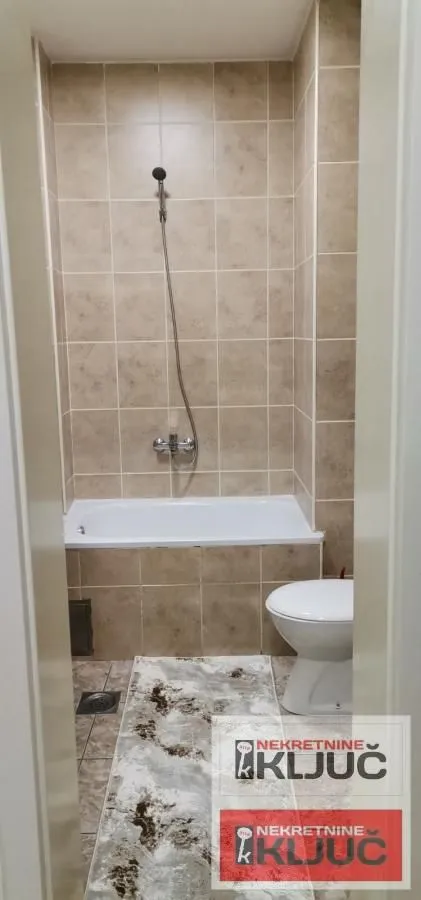 Izdavanje, dvosoban stan, 37m², Bulevar Oslobodjenja, Novi Sad Sve Podlokacije